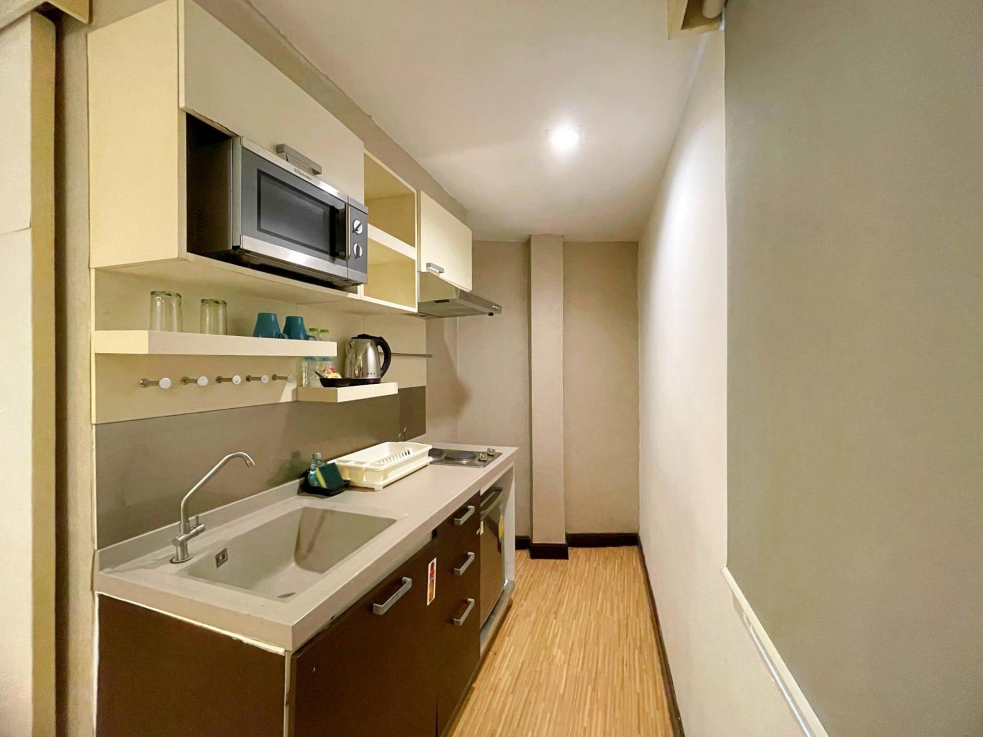 Arawana Express Phromphong Bangkok Exterior foto