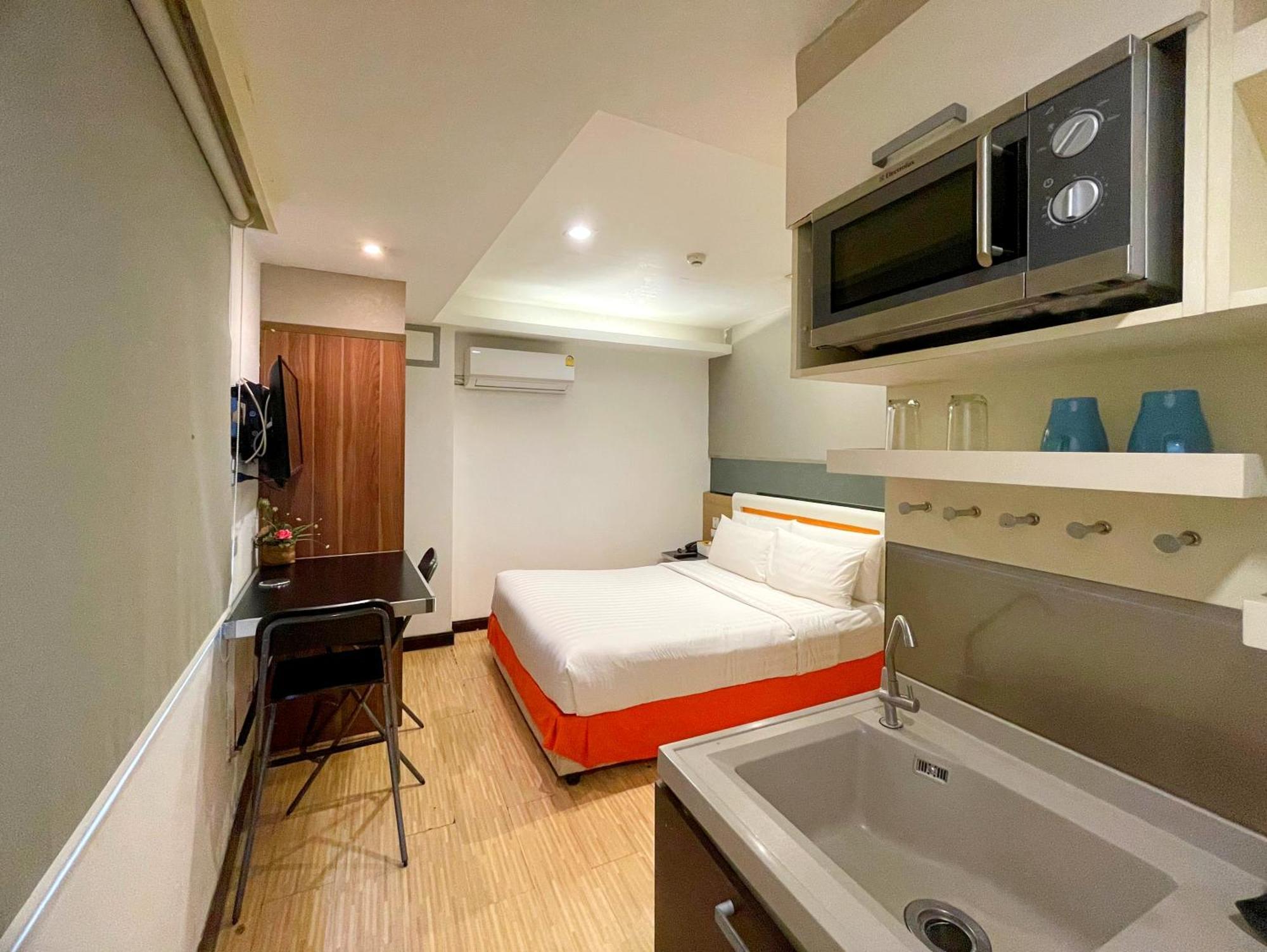 Arawana Express Phromphong Bangkok Exterior foto