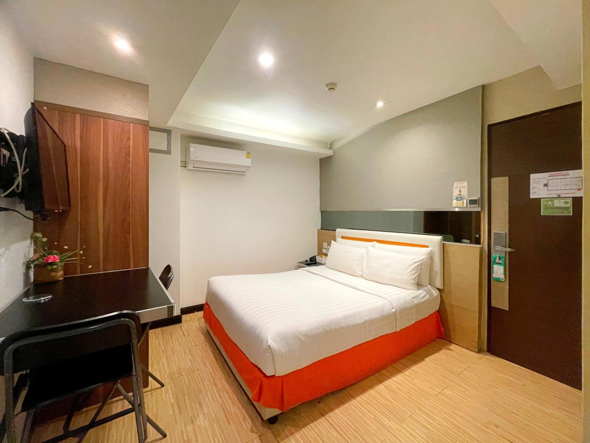 Arawana Express Phromphong Bangkok Exterior foto