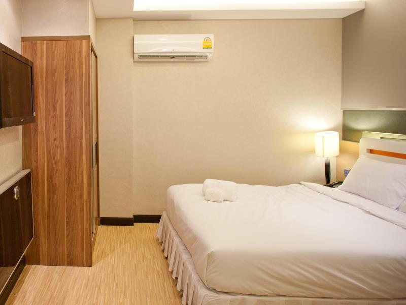 Arawana Express Phromphong Bangkok Exterior foto