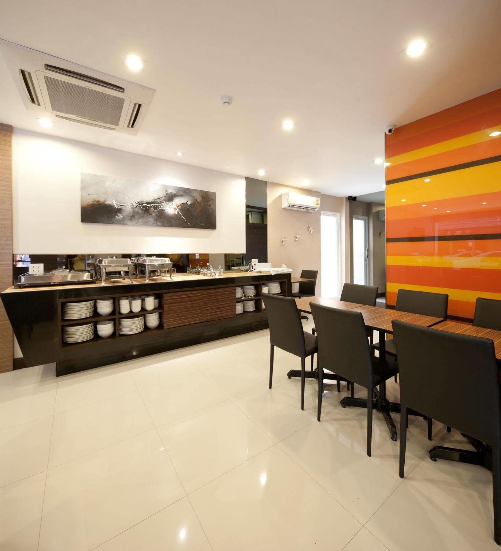 Arawana Express Phromphong Bangkok Exterior foto